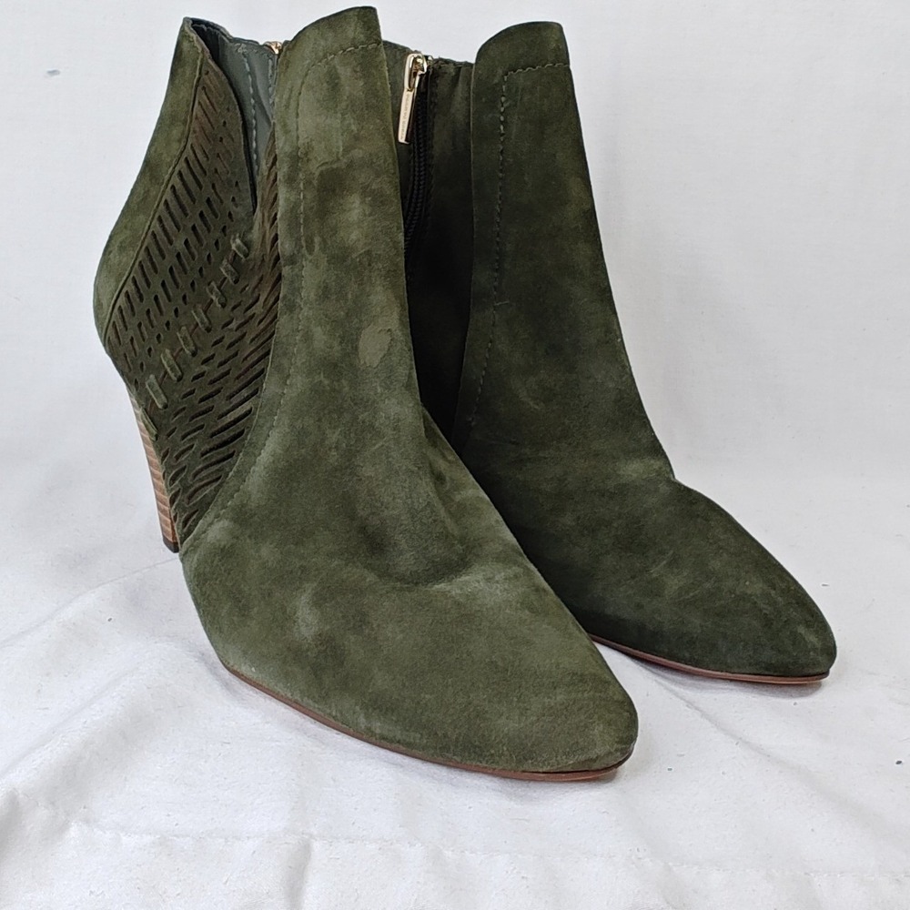 Vince Camuto Rotiena Ankle Boots Olive Green Suede Perforated Black Heel 9M - Picture 2 of 9